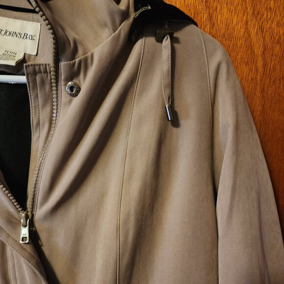 Women's Petite Medium St. John's Bay Tan/Black Anorak Full Zip Hooded Jacket - Picture 4 of 10